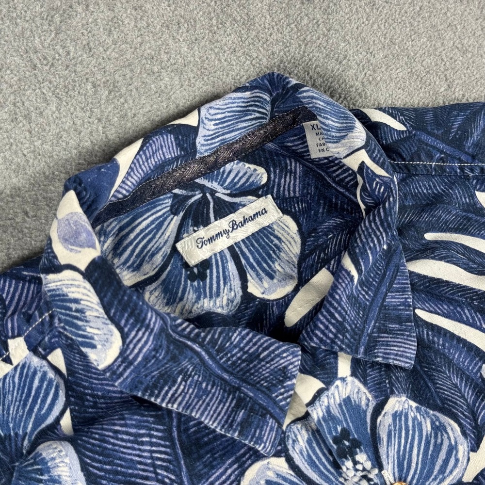 Tommy Bahama Tampa Bay Lightning Shirt Men's XL 100% Silk Blue Floral Hawaiian - Picture 3 of 6